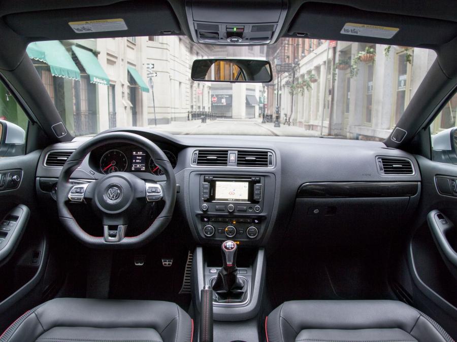  Volkswagen Jetta GLI Edition 30 2014 года  (фото 7 из 8)